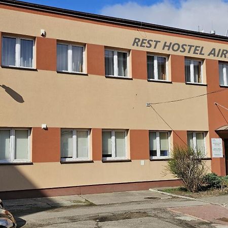 Rest Hostel Airport Modlin นอวือ ดวูร์ มาซอเวียซกี ภายนอก รูปภาพ