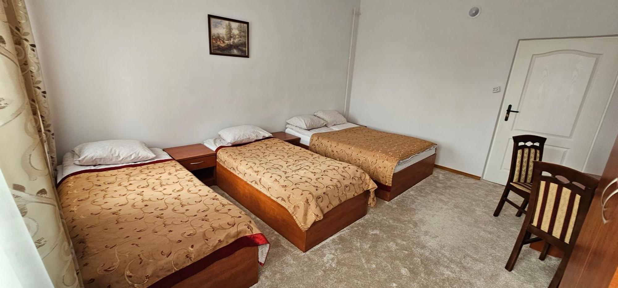 Rest Hostel Airport Modlin นอวือ ดวูร์ มาซอเวียซกี ภายนอก รูปภาพ