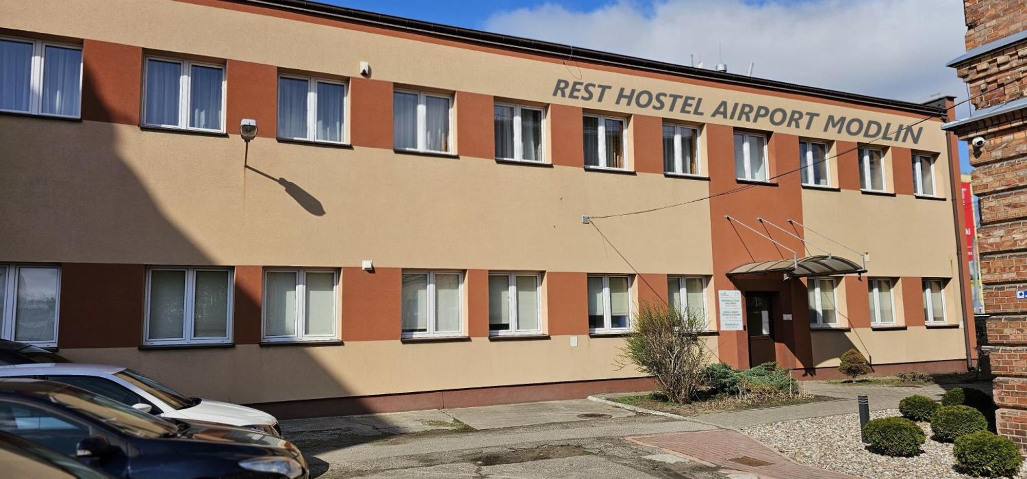 Rest Hostel Airport Modlin นอวือ ดวูร์ มาซอเวียซกี ภายนอก รูปภาพ